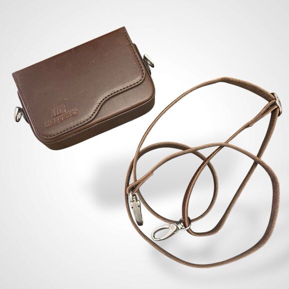 MegaGear Canon PowerShot G9 X Mark II, G9 X Leather Camera Hard Case with Strap - Picture 6 of 14